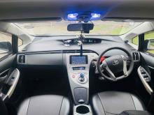 https://riyasewana.com/uploads/toyota-toyota-prius-219132724272.jpg