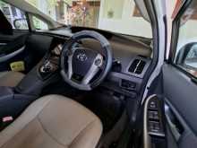 https://riyasewana.com/uploads/toyota-toyota-prius-261626084123.jpg