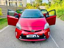 Toyota Prius G Tuaring 2012 Car