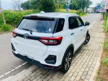 https://riyasewana.com/uploads/toyota-toyota-raize-23712104983.jpg