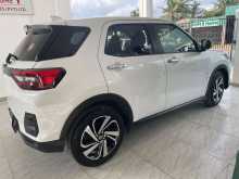 https://riyasewana.com/uploads/toyota-toyota-raize-30906444213.jpg