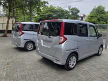 https://riyasewana.com/uploads/toyota-toyota-roomy-2023-2414294912644.jpg