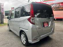https://riyasewana.com/uploads/toyota-toyota-roomy-22164827985.jpg