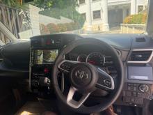 https://riyasewana.com/uploads/toyota-toyota-roomy-22745106996.jpg