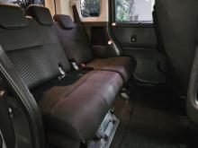 https://riyasewana.com/uploads/toyota-toyota-roomy-231018036925.jpg