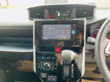 https://riyasewana.com/uploads/toyota-toyota-roomy-25160503576.jpg