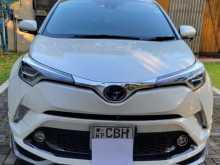 Toyota CHR NGX10 2019 SUV