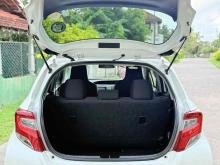 https://riyasewana.com/uploads/toyota-toyota-vitz-1917501024922.jpg