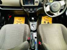 https://riyasewana.com/uploads/toyota-toyota-vitz-2015-2018302912274.jpg