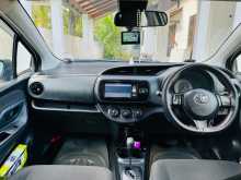 https://riyasewana.com/uploads/toyota-toyota-vitz-2017-2418471612433.jpg