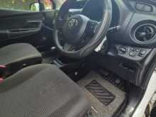 https://riyasewana.com/uploads/toyota-toyota-vitz-2017-3119373312184.jpg