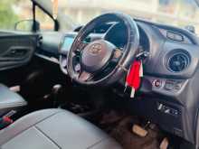https://riyasewana.com/uploads/toyota-toyota-vitz-2017-719263712283.jpg