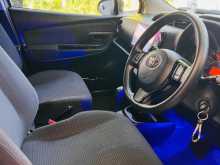 https://riyasewana.com/uploads/toyota-toyota-vitz-2019-2220565012943.jpg