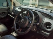 https://riyasewana.com/uploads/toyota-toyota-vitz-2416351817363.jpg