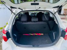 https://riyasewana.com/uploads/toyota-toyota-vitz-2418502417195.jpg