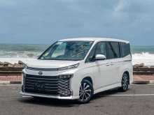 Toyota TOYOTA VOXY SZ FULLY LOADED 2025 Van
