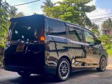 https://riyasewana.com/uploads/toyota-toyota-voxy-229364422582.jpg
