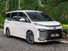Toyota Voxy SZ Hybrid 2025 Van