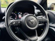 https://riyasewana.com/uploads/toyota-toyota-yaris-291938596952.jpg