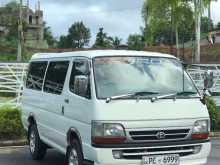 Toyota TRH 112 Dolphin 2003 Van