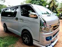 Toyota TRH 2007 Van