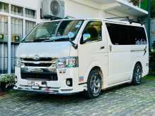 Toyota TRH 200 SUPER GL 2015 Van
