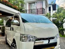 Toyota TRH 2012 Van