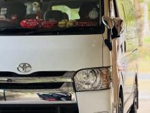 Toyota TRH SUPER GL 2015 Van