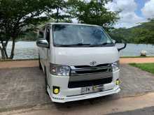 Toyota Kdh Petrol 200 2016 Van