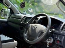 https://riyasewana.com/uploads/toyota-trh200-3012494424262.jpg