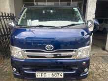 Toyota TRH200 Super Gl 2012 Van
