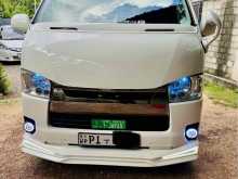 Toyota TRH200v Hiace 2015 Van
