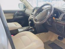 https://riyasewana.com/uploads/toyota-v8-17053717325.jpg