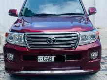 https://riyasewana.com/uploads/toyota-v8-2013-2410371412773.jpg