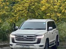 Toyota V8 2013 SUV