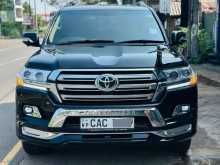 Toyota V8 2011 SUV