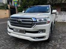 Toyota V8 Land Cruiser 2017 SUV