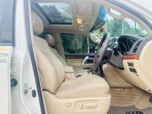 https://riyasewana.com/uploads/toyota-v8-parliament-1120021217816.jpg