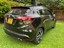 https://riyasewana.com/uploads/toyota-vezel-rs-2019-2715041612852.jpg