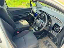 https://riyasewana.com/uploads/toyota-vitz--5161749513.jpg