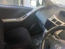https://riyasewana.com/uploads/toyota-vitz-10101807423.jpg