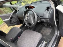 https://riyasewana.com/uploads/toyota-vitz-1112211324993.jpg