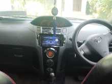https://riyasewana.com/uploads/toyota-vitz-1300cc-151415104902.jpg