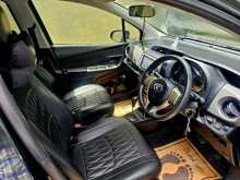 https://riyasewana.com/uploads/toyota-vitz-141338324602.jpg