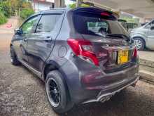 https://riyasewana.com/uploads/toyota-vitz-17150625402.jpg