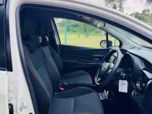 https://riyasewana.com/uploads/toyota-vitz-199164222613.jpg