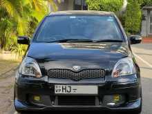 Toyota VITZ 2000 Car