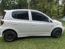 Toyota Vitz 2000 Car
