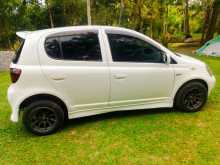 Toyota Vitz 2000 Car