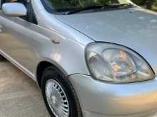 Toyota Vitz 2000 Car